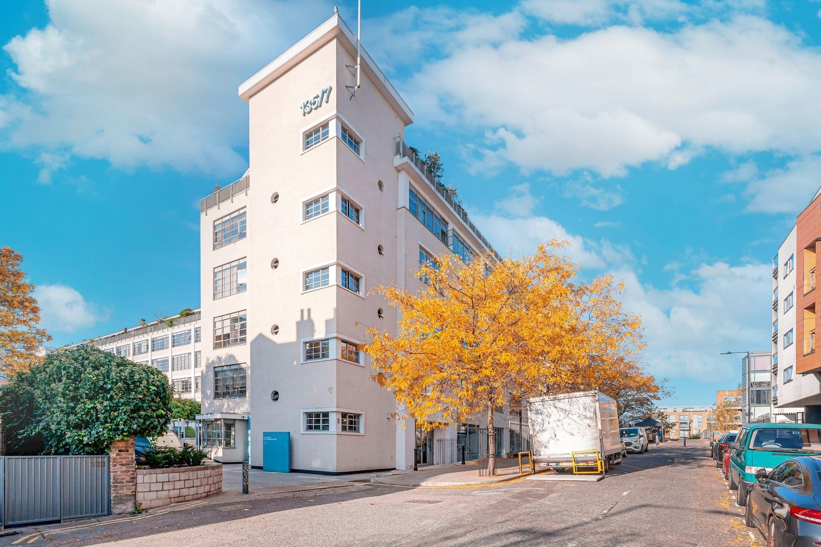 Canal Building, Angel