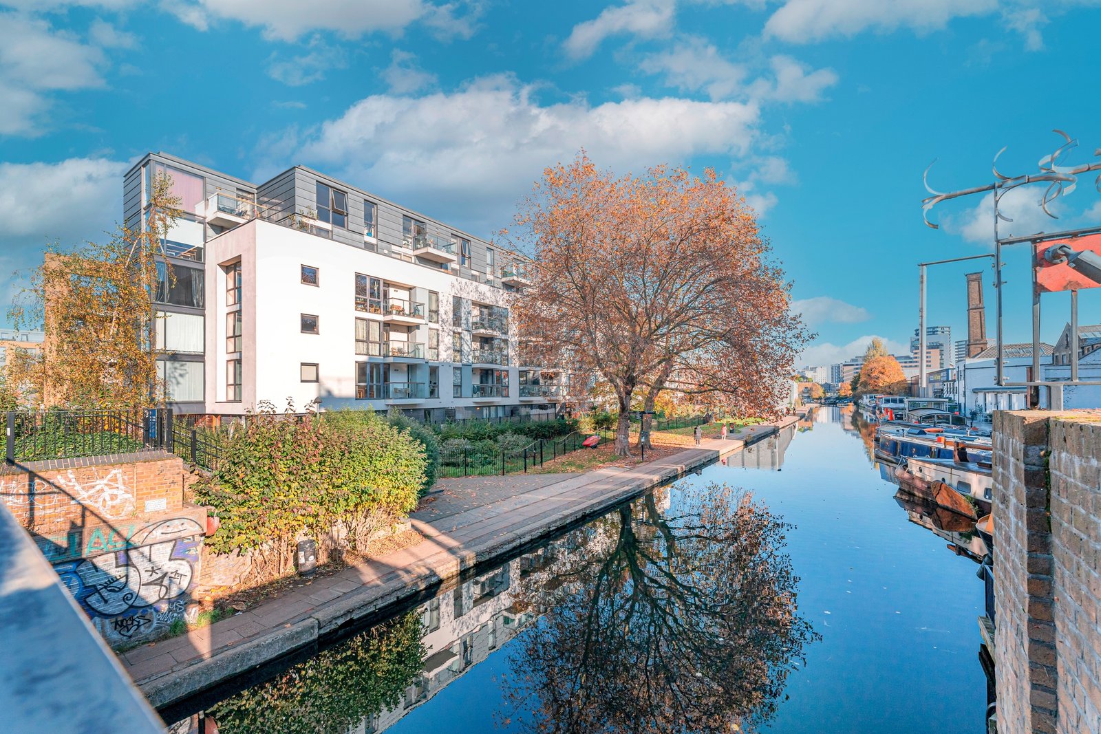 Canal Building, Angel