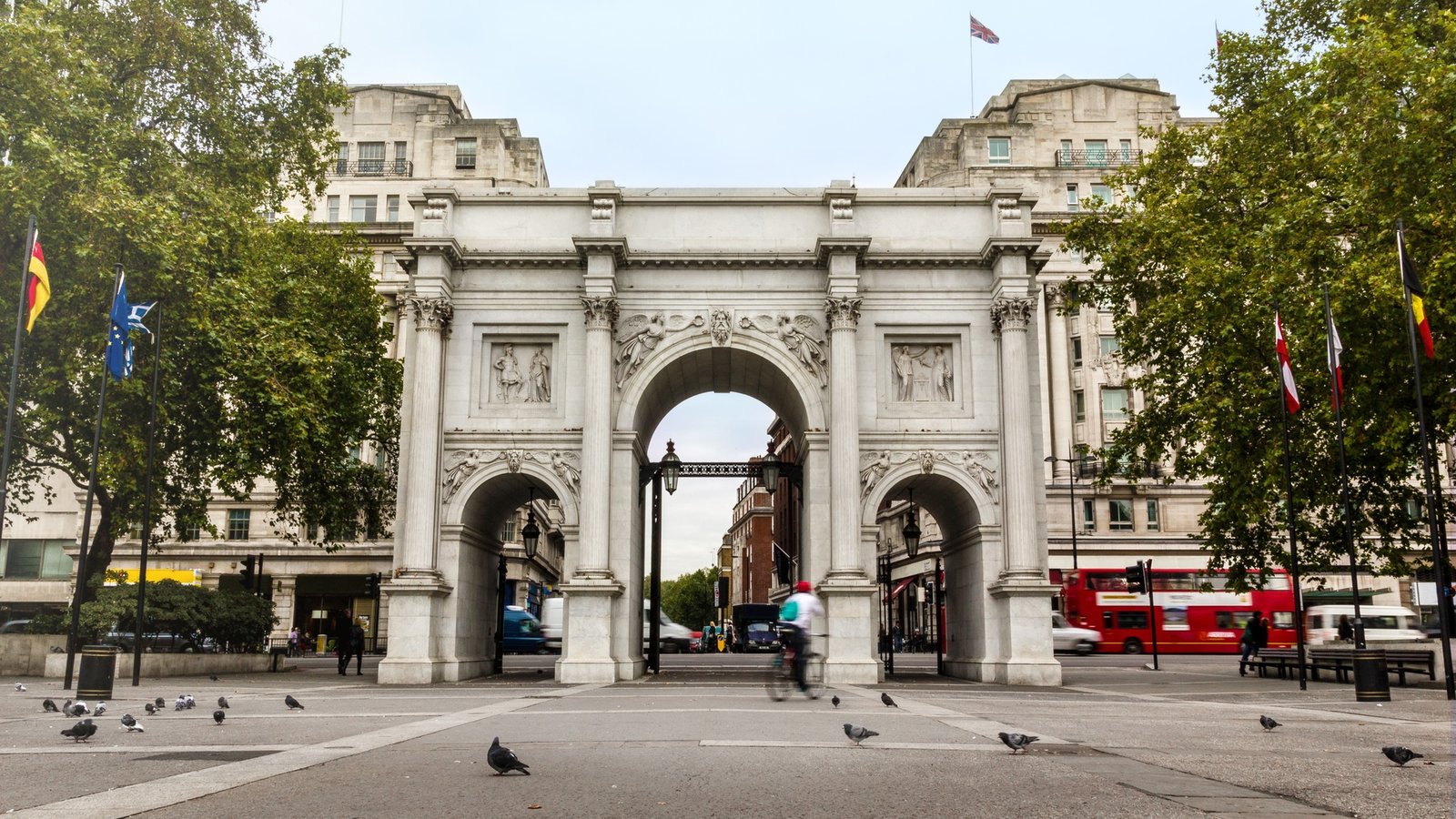 Albion Gate, Tyburnia