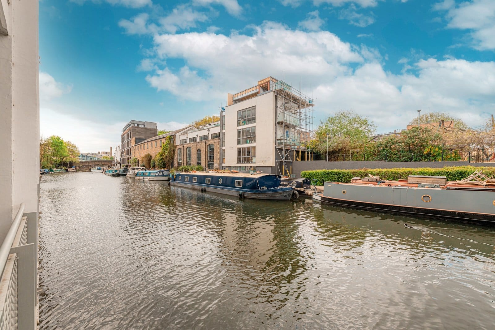 Canal Building, Angel