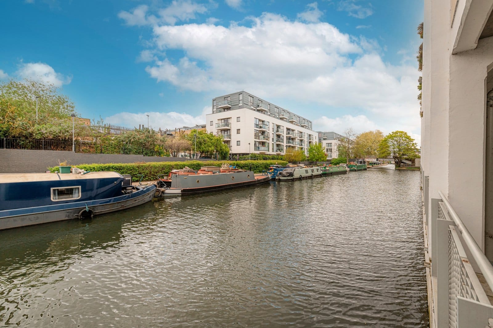 Canal Building, Angel