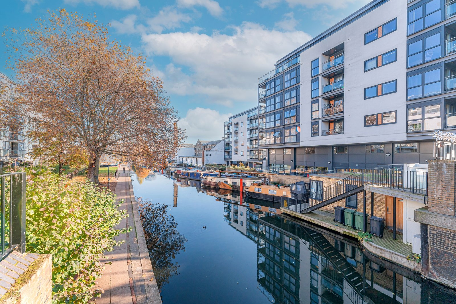 Canal Building, Angel
