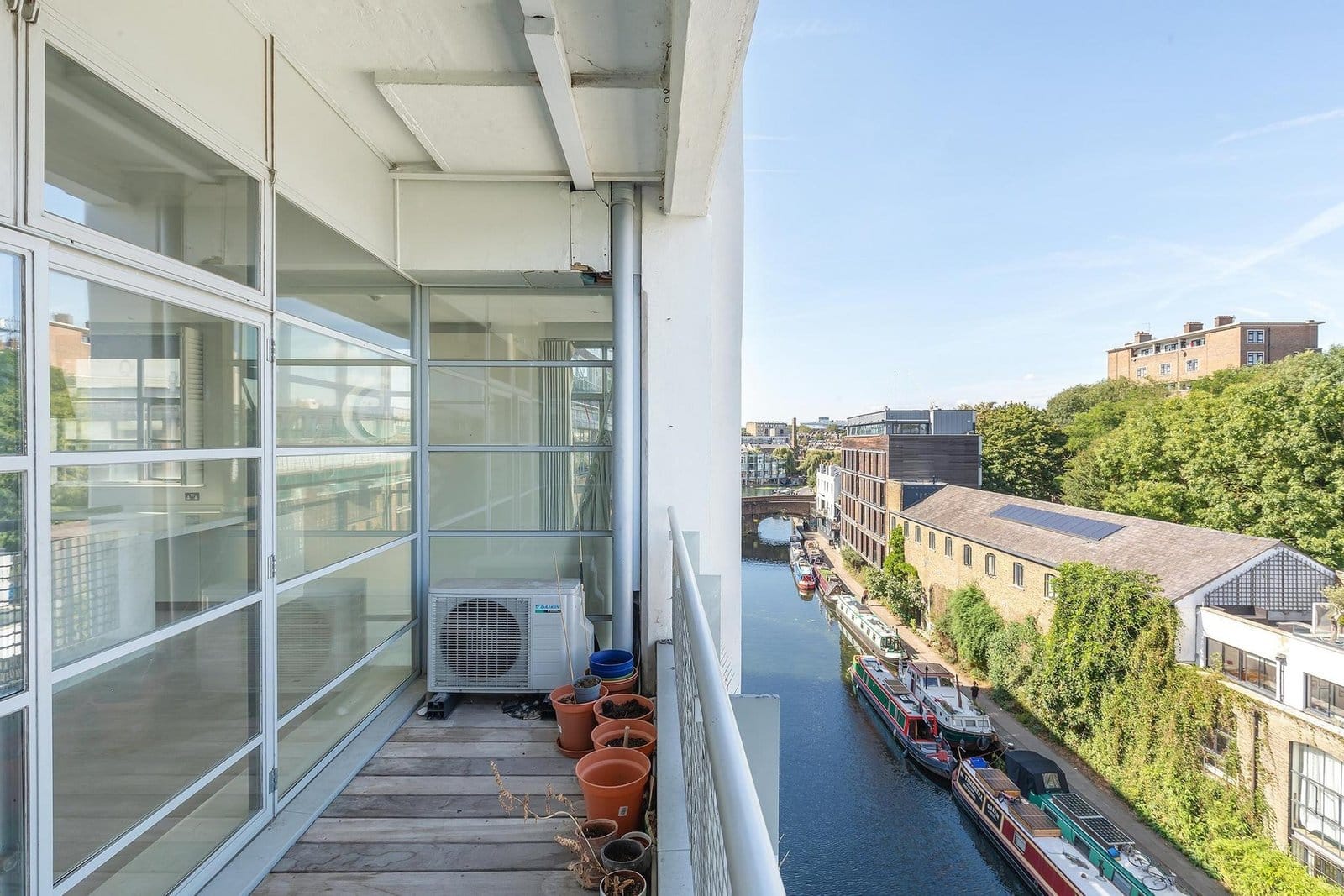 Canal Building, Angel