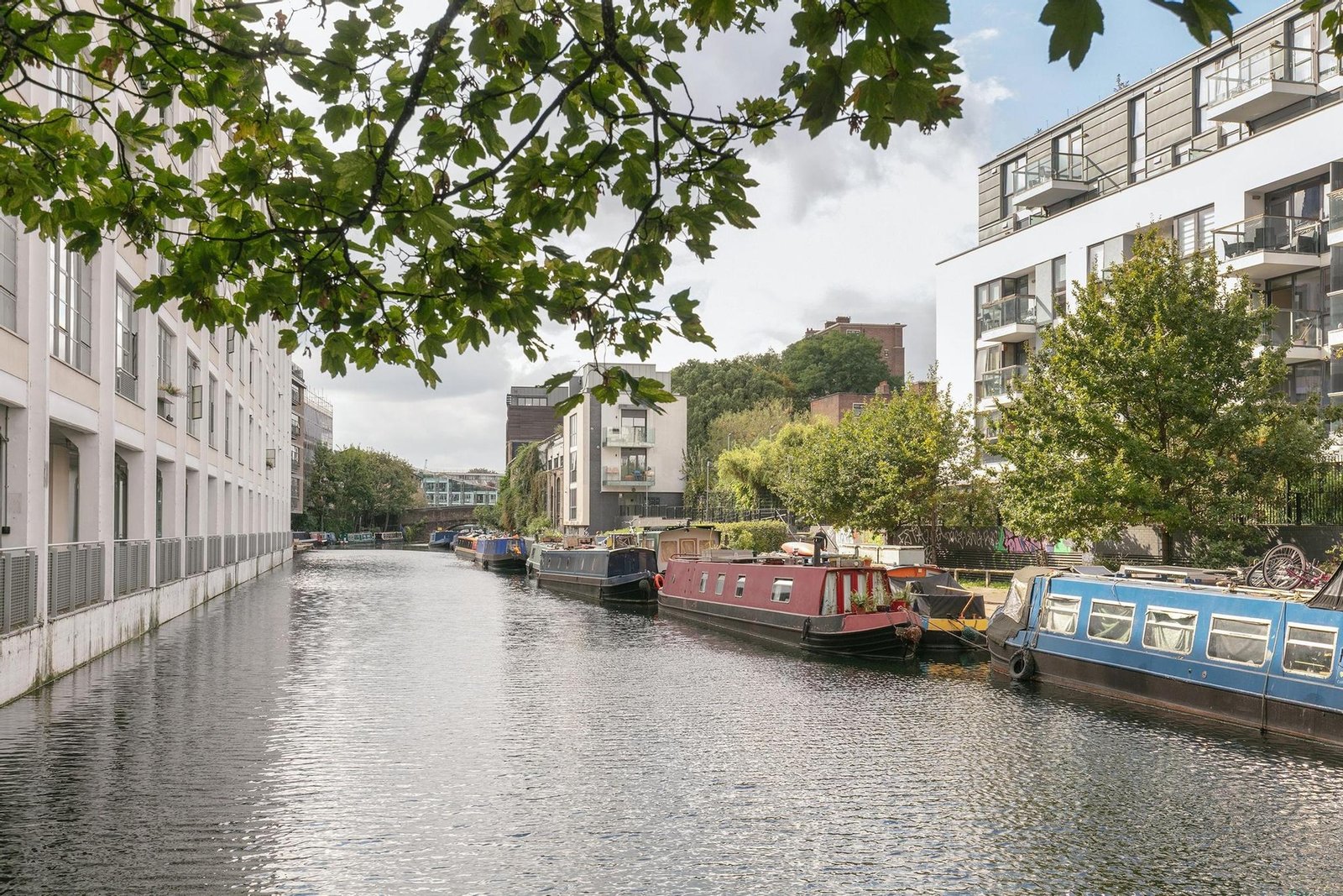 Canal Building, Angel